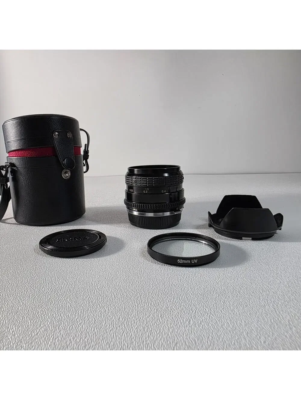 SIGMA 28mm f/ 2.8 lens mini wide, OLYMPUS OM Mount W/Case, Caps & Hood